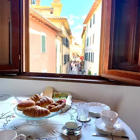 Porta Senese 住宿加早餐酒店 拉戈堡