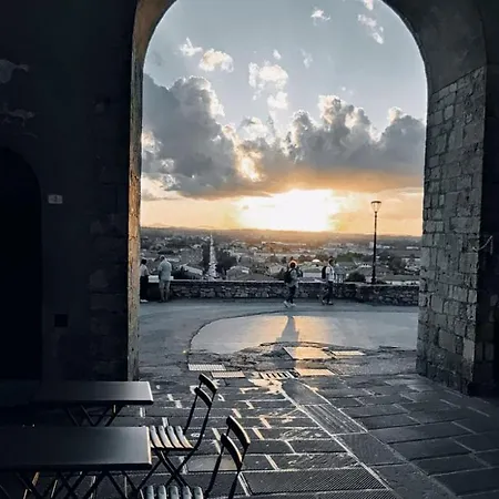 Porta Senese 住宿加早餐酒店 拉戈堡